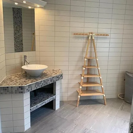 Gaavstand Til Brygga Og Sentrum